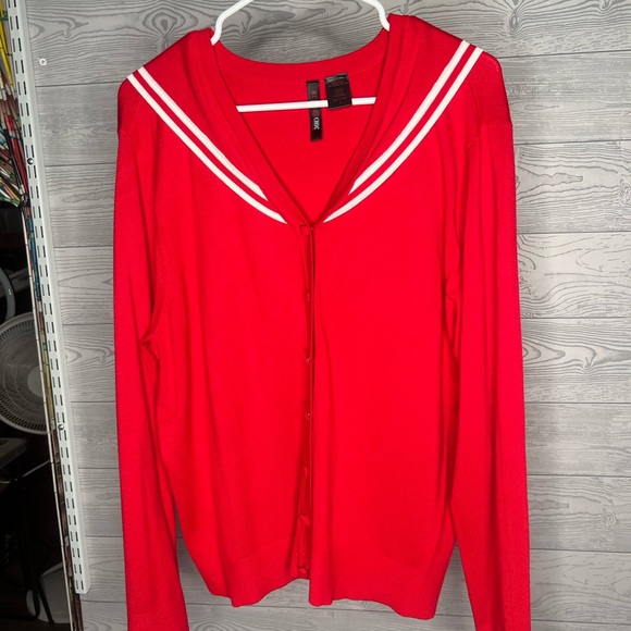 Retro Chic Red Cardigan with White Accents - Picture 1 of 8